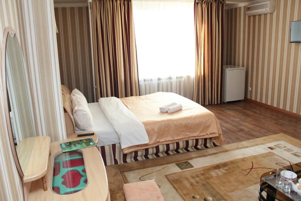 Zhassybi Hotel Astana Bagian luar foto